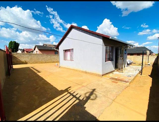 2 BEDROOM HOUSE FOR SALE IN TOEKOMSRUS